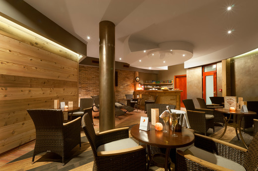 Bar2.jpg